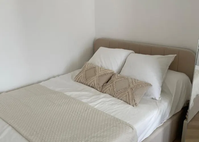Charmant Studio Perche Sur Les Toits, 16 Eme Quartier Calme Securise- Proche Quai Seine Roland Garros