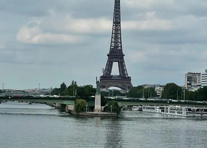 Charmant Studio Perche Sur Les Toits, 16 Eme Quartier Calme Securise- Proche Quai Seine Roland Garros